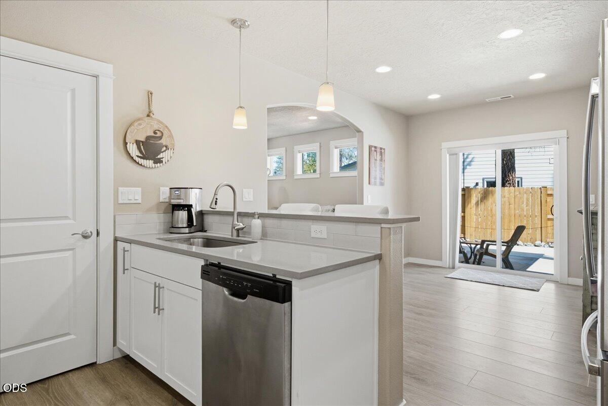 Photo of 642 N Willitts Street 18 of 55