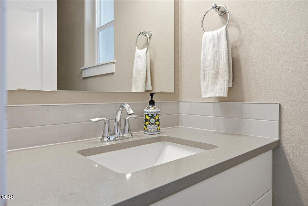 Photo of 642 N Willitts Street 20 of 55