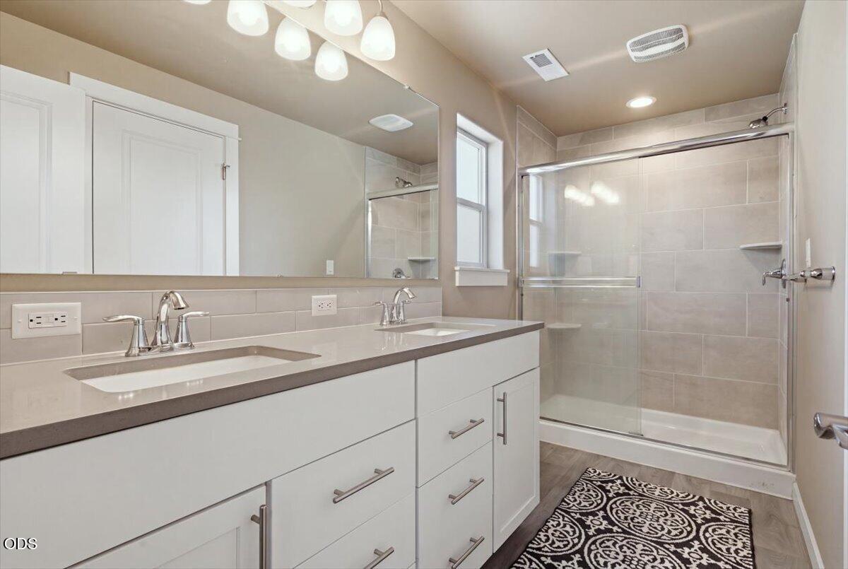 Photo of 642 N Willitts Street 39 of 55