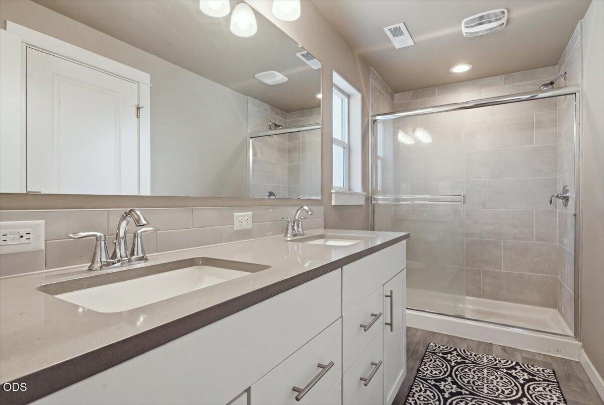 Photo of 642 N Willitts Street 40 of 55