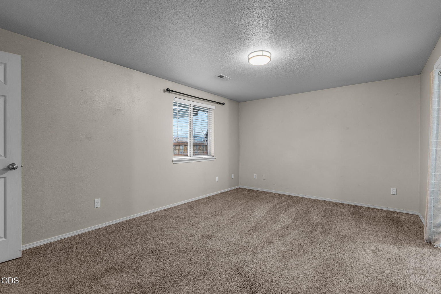 Photo of 485 SE Ponderosa Drive 9 of 19
