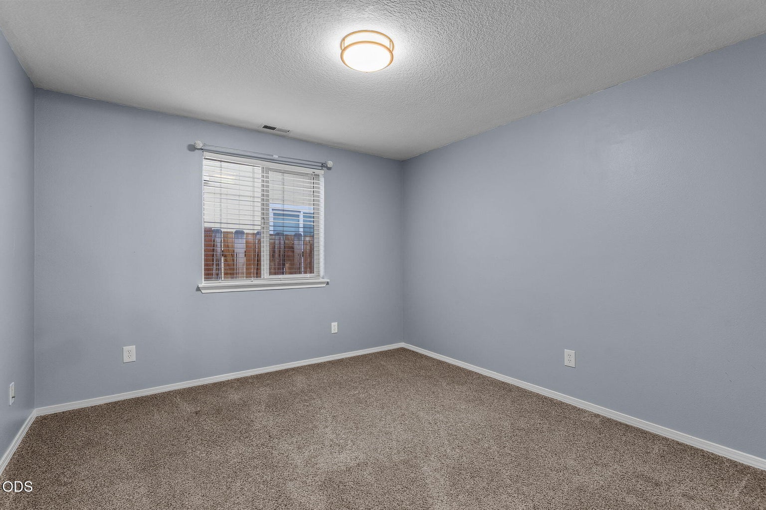 Photo of 485 SE Ponderosa Drive 13 of 19