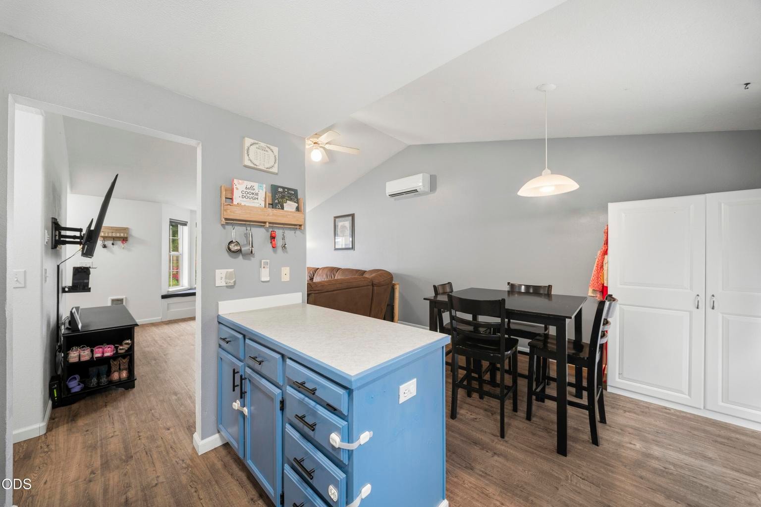 Photo of 2971 SW Salmon Avenue 19 of 34