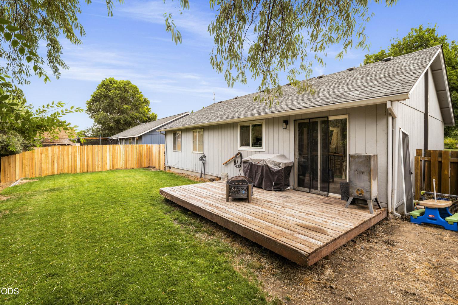 Photo of 2971 SW Salmon Avenue 30 of 34