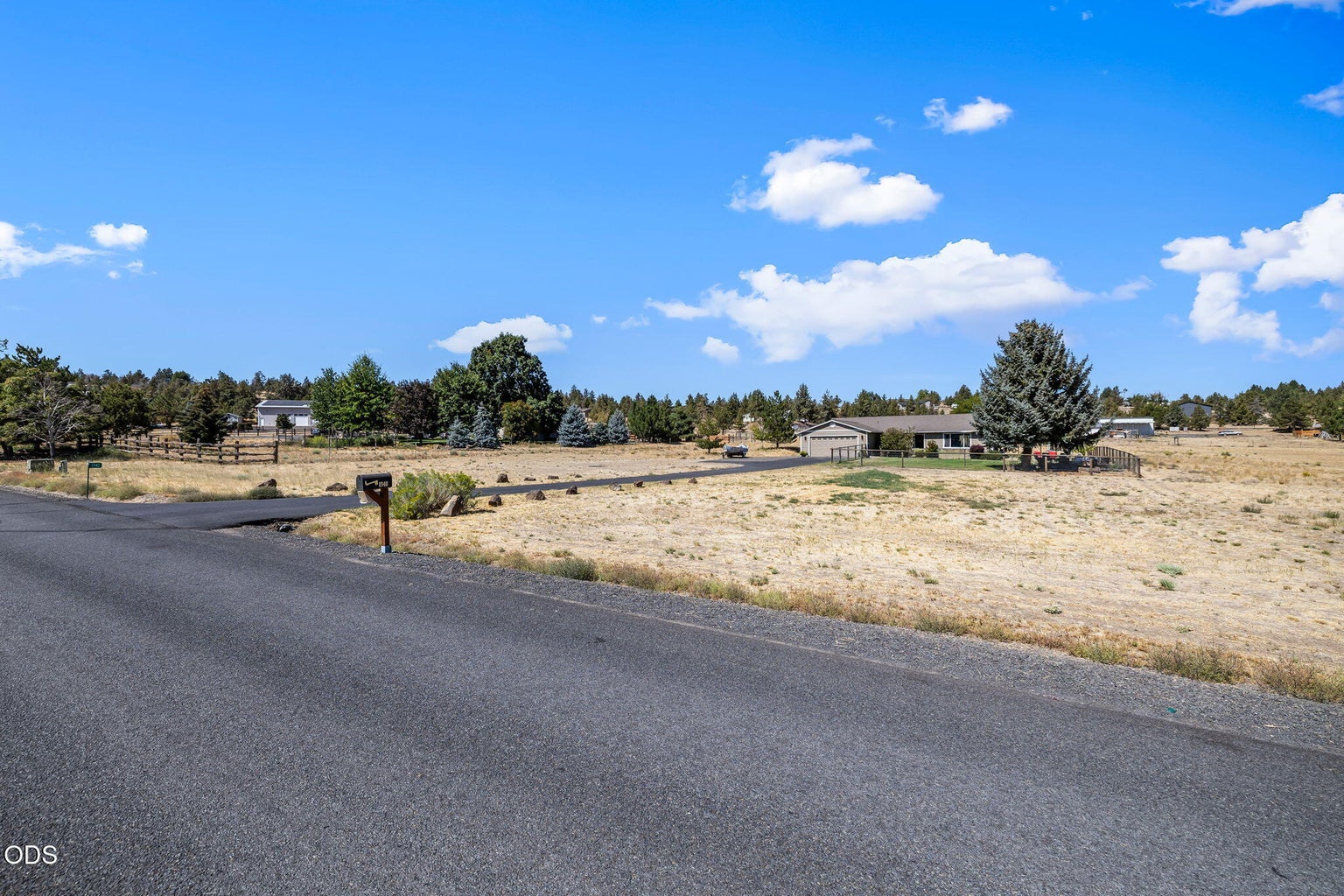Photo of 1940 SE Sagebrush Drive 38 of 62