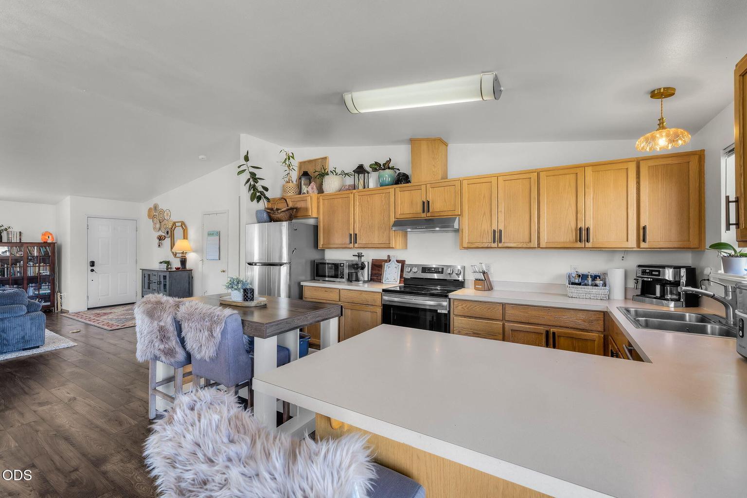 Photo of 1940 SE Sagebrush Drive 21 of 62