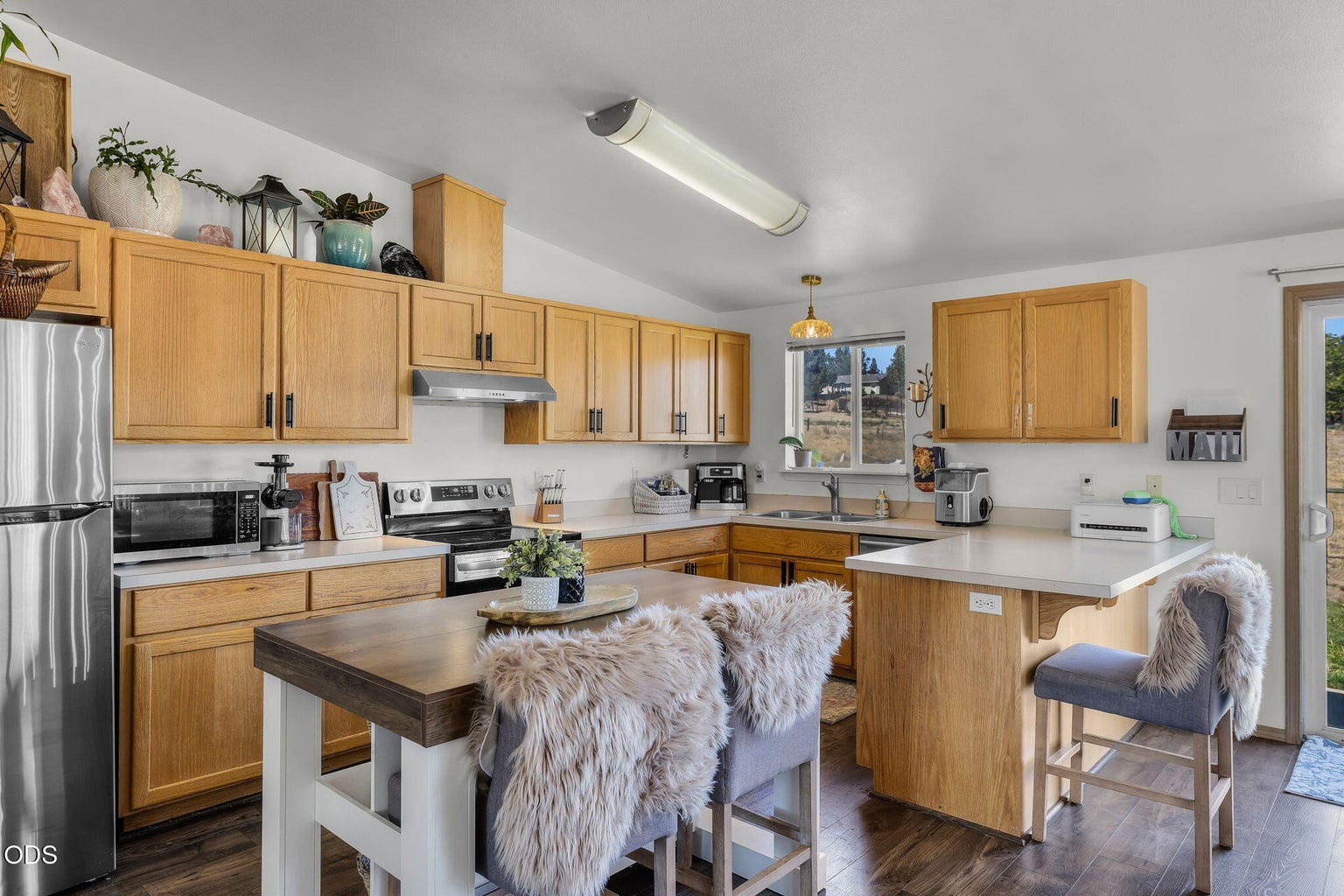 Photo of 1940 SE Sagebrush Drive 22 of 62
