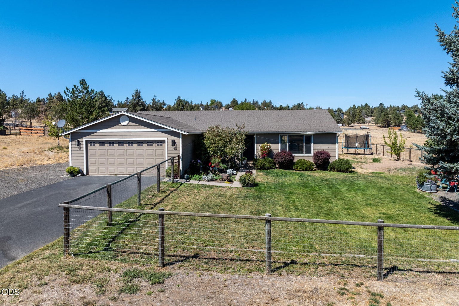 Photo of 1940 SE Sagebrush Drive 44 of 62