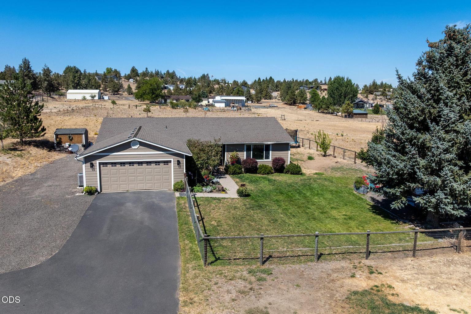 Photo of 1940 SE Sagebrush Drive 41 of 62