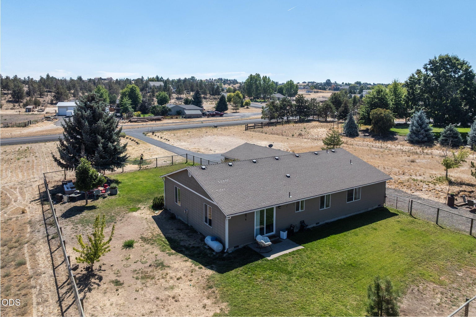 Photo of 1940 SE Sagebrush Drive 50 of 62