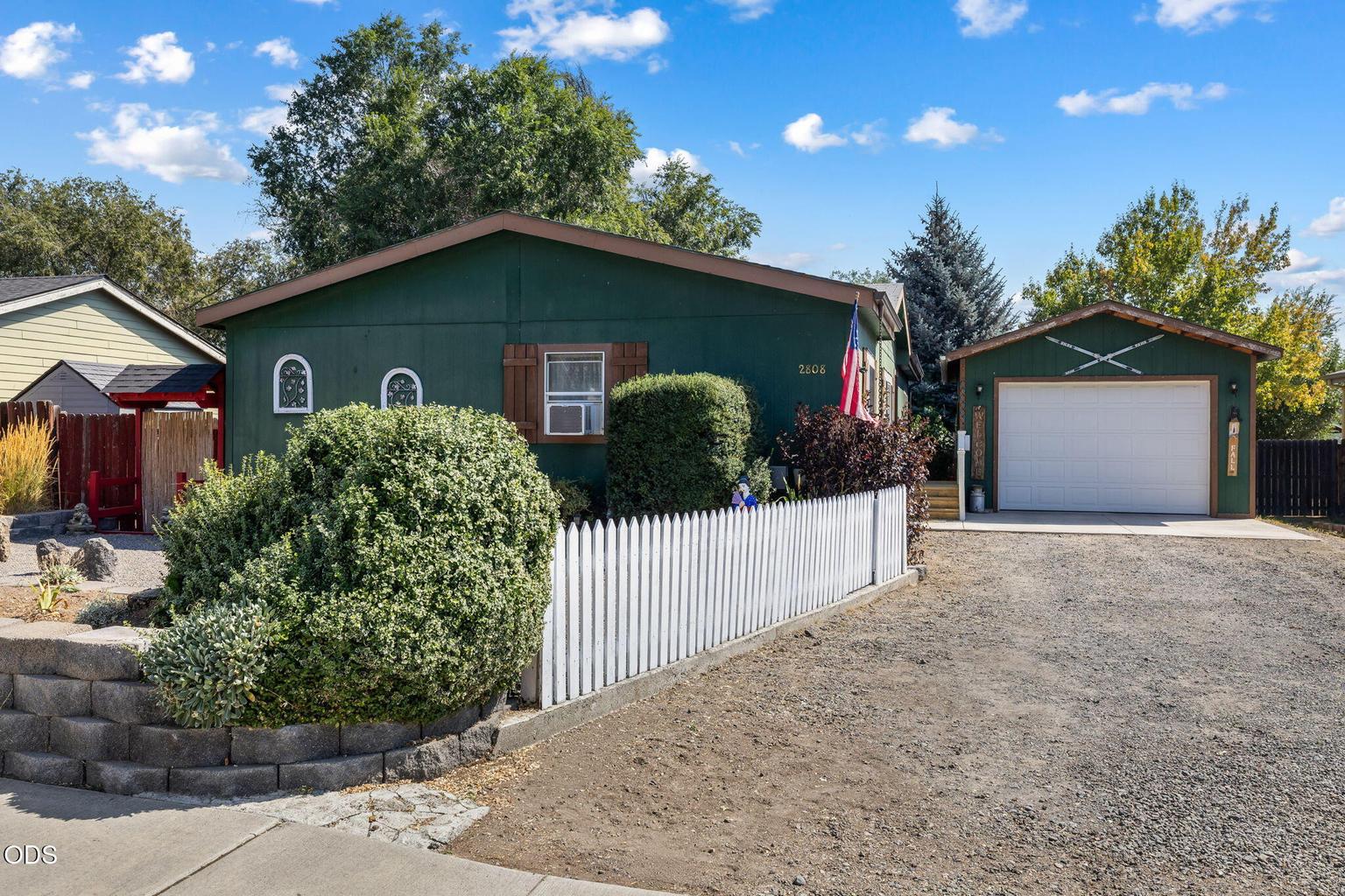 Photo of 2808 SW 25th Street 1 of 50