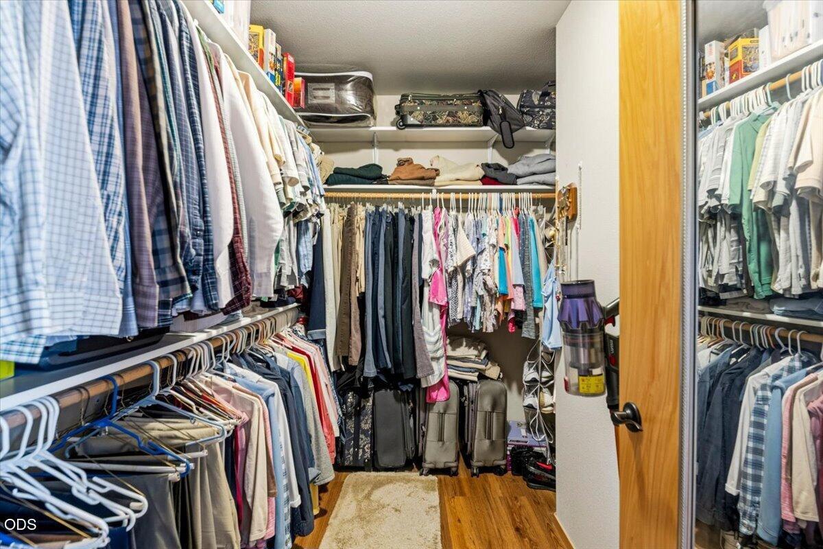 Photo of 850 NW Quince Avenue 14 of 26