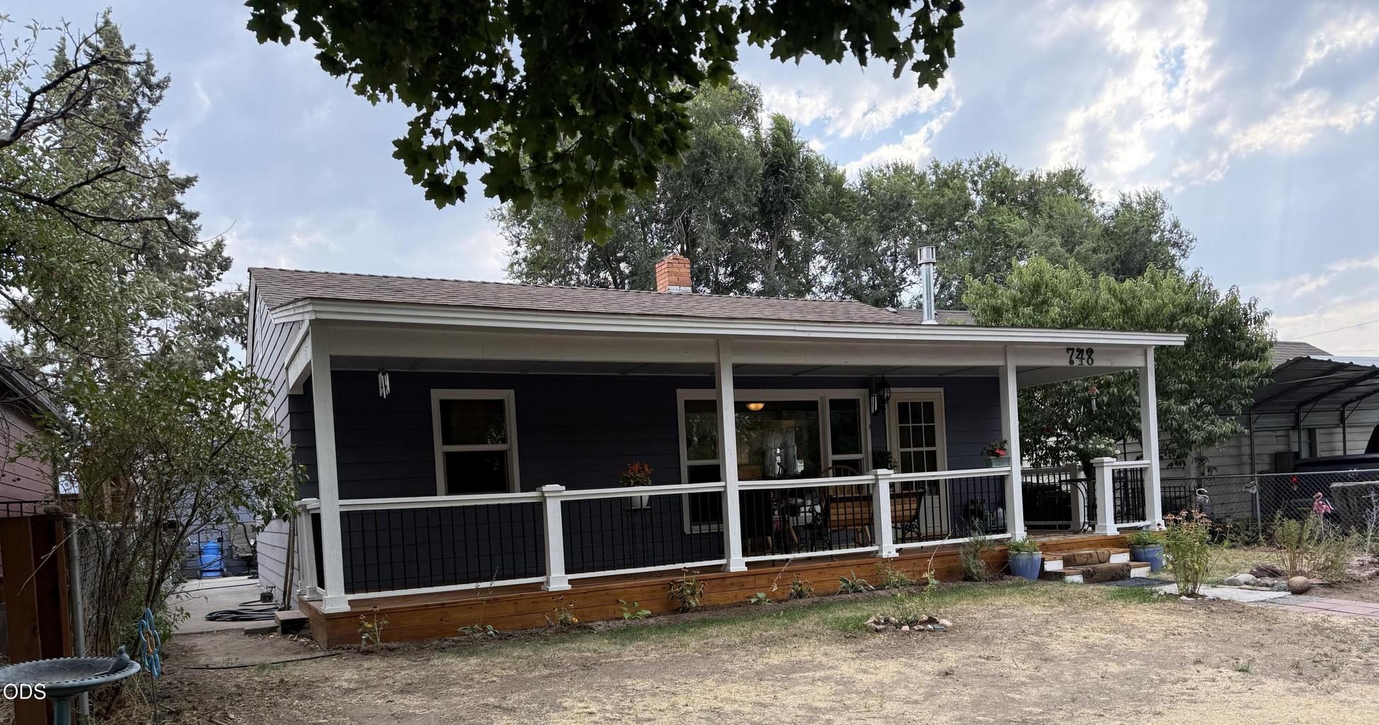 Photo of 748 NE 4th Street 1 of 28