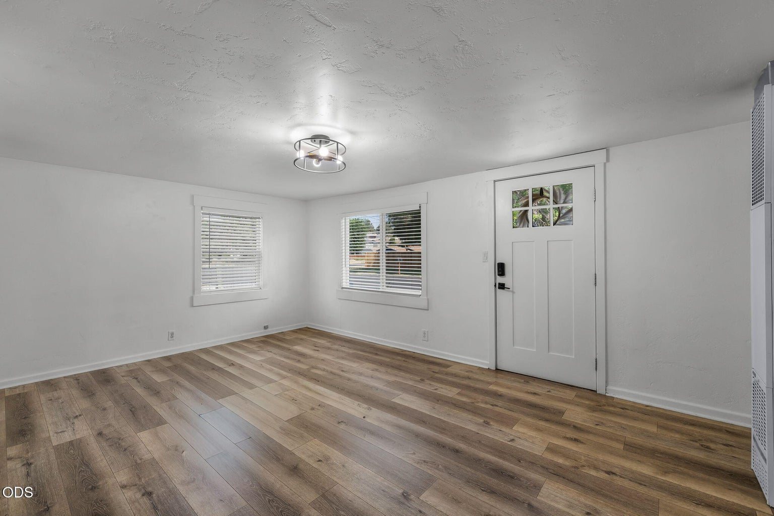 Photo of 673 NE Garner Street 10 of 35