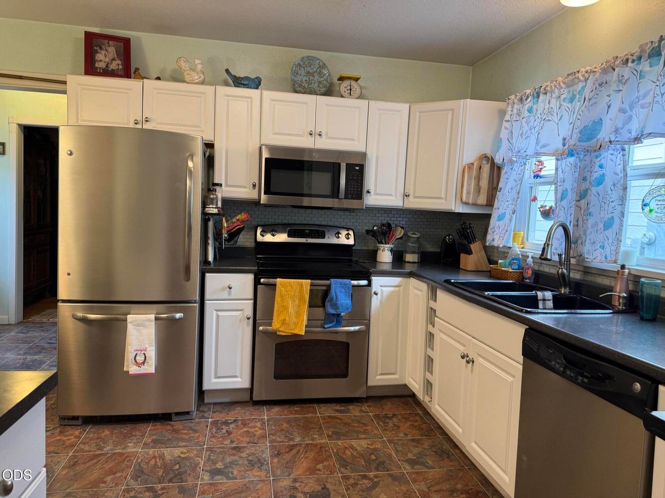 Photo of 748 NE 4th Street 7 of 28