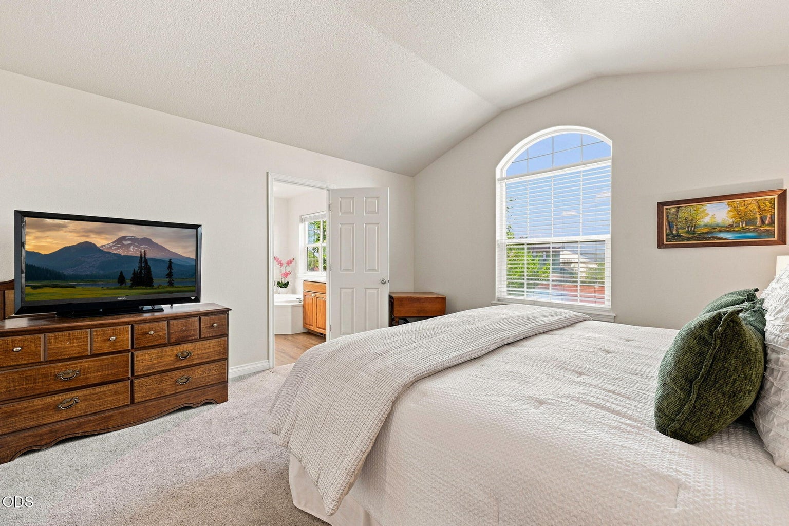 Photo of 3840 SW Summit Avenue 25 of 46