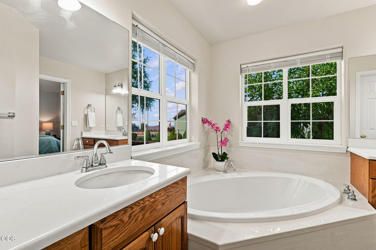 Dual Vanities