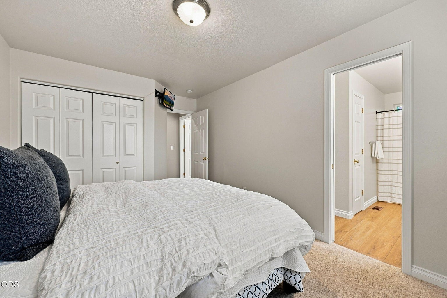 Photo of 3840 SW Summit Avenue 33 of 46