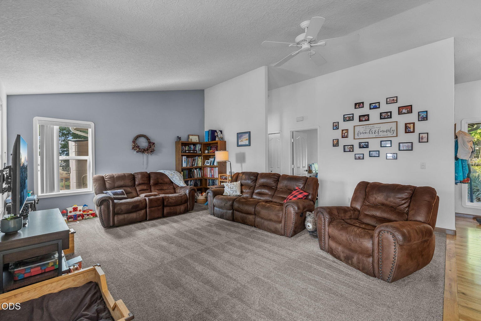 Photo of 2085 SE Sagebrush Drive 5 of 52