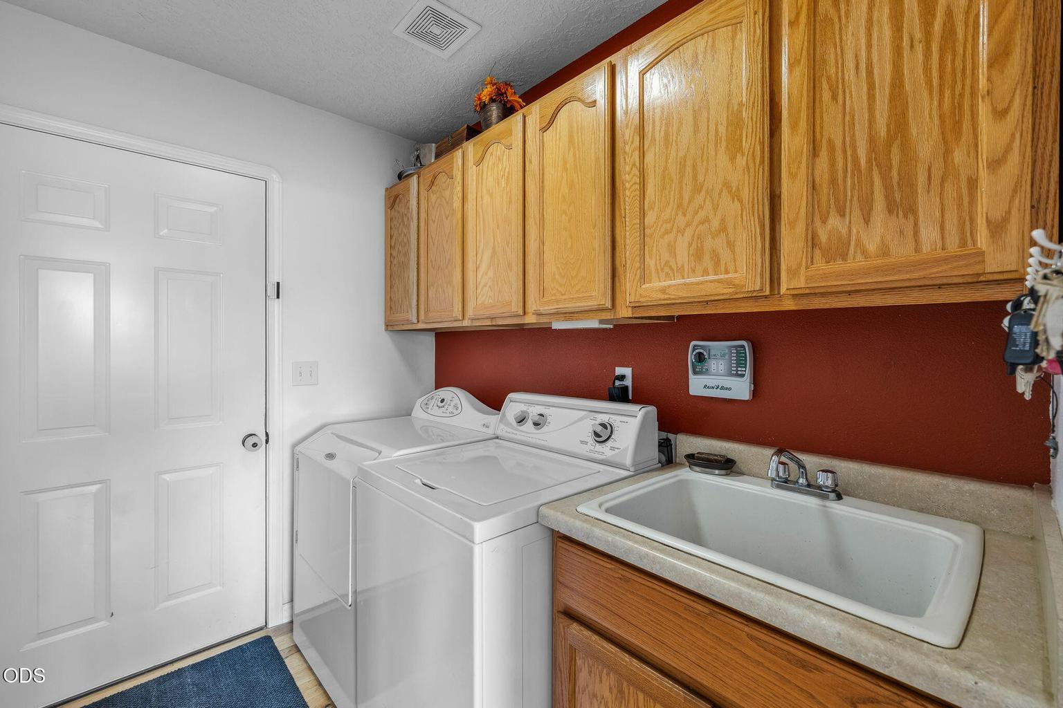 Photo of 2085 SE Sagebrush Drive 23 of 52