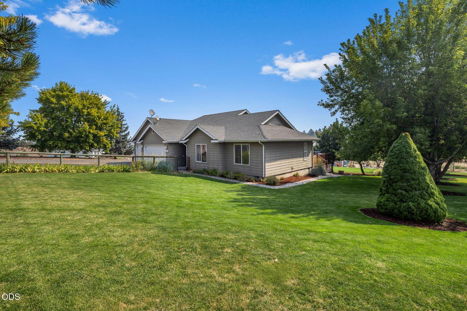 Photo of 2085 SE Sagebrush Drive 32 of 52