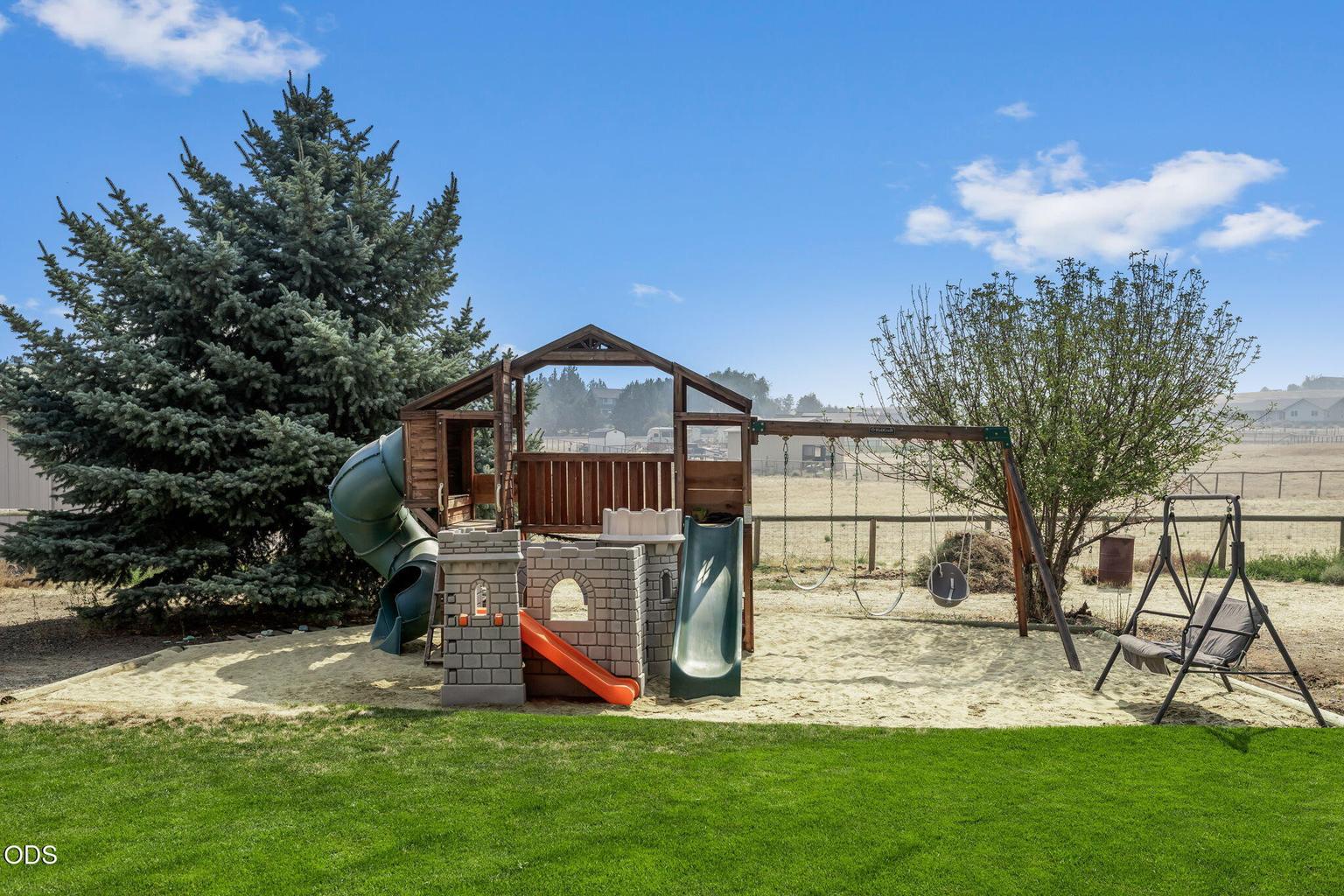 Photo of 2085 SE Sagebrush Drive 30 of 52