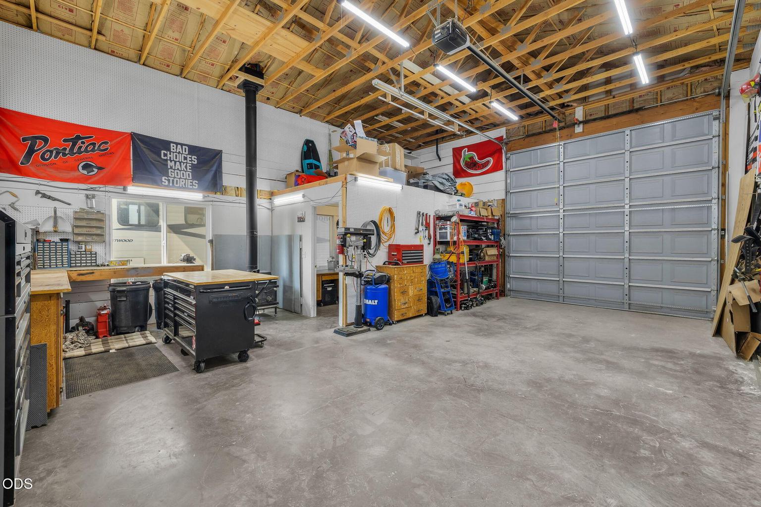 Photo of 2085 SE Sagebrush Drive 36 of 52
