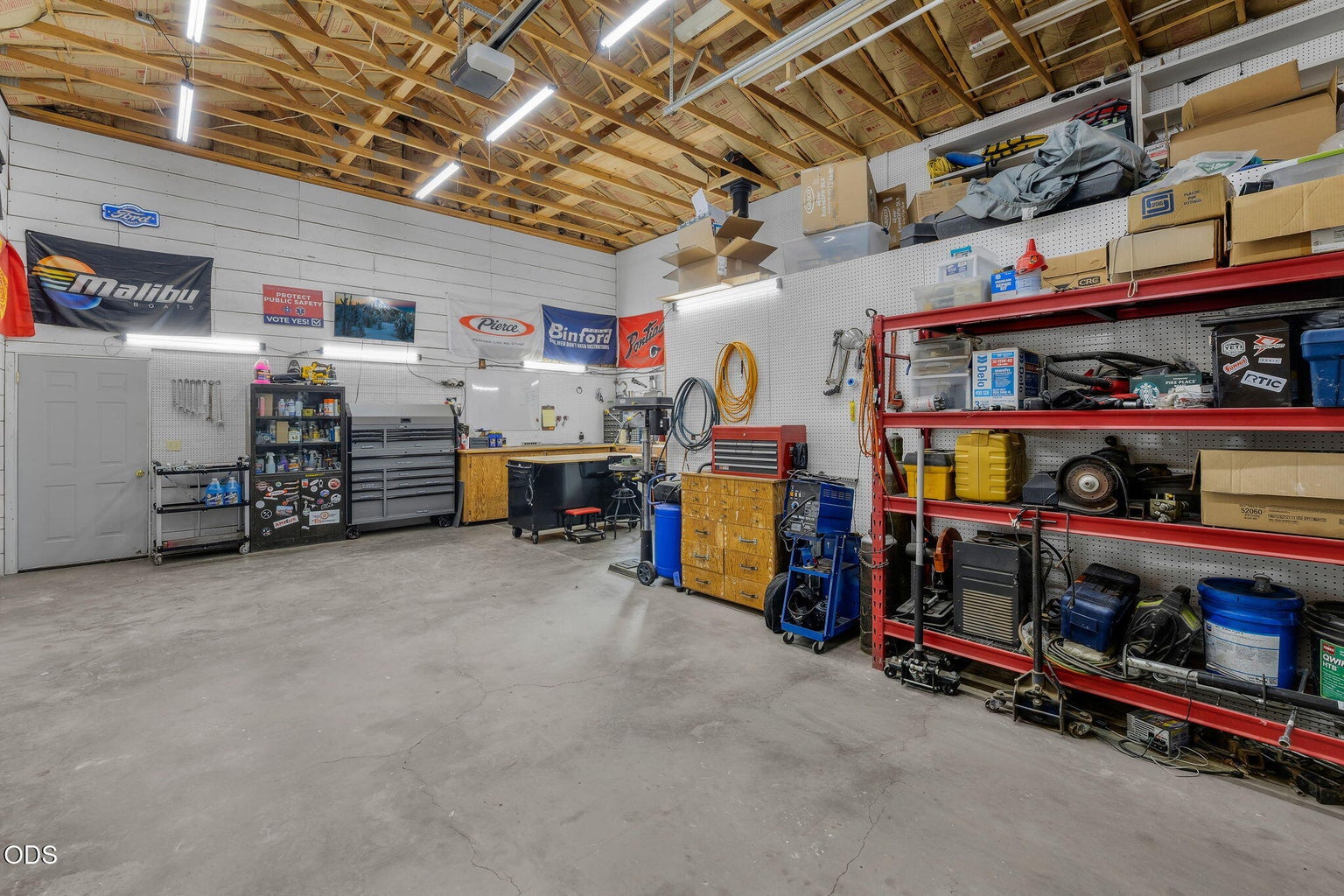 Photo of 2085 SE Sagebrush Drive 37 of 52