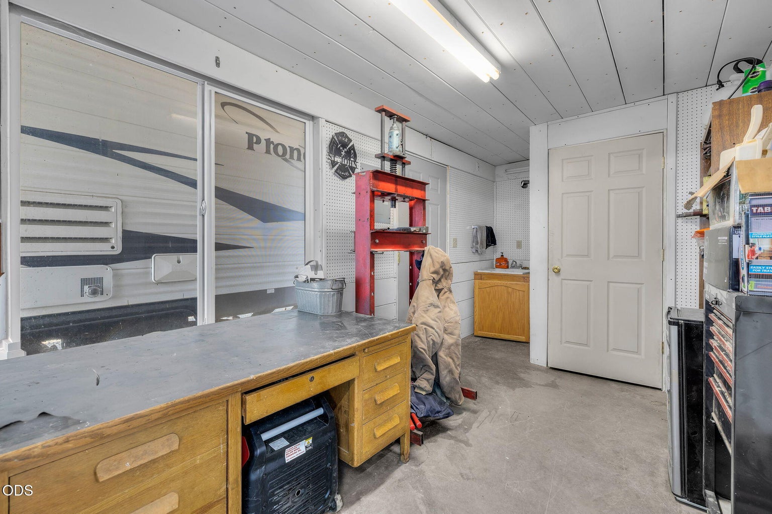 Photo of 2085 SE Sagebrush Drive 39 of 52