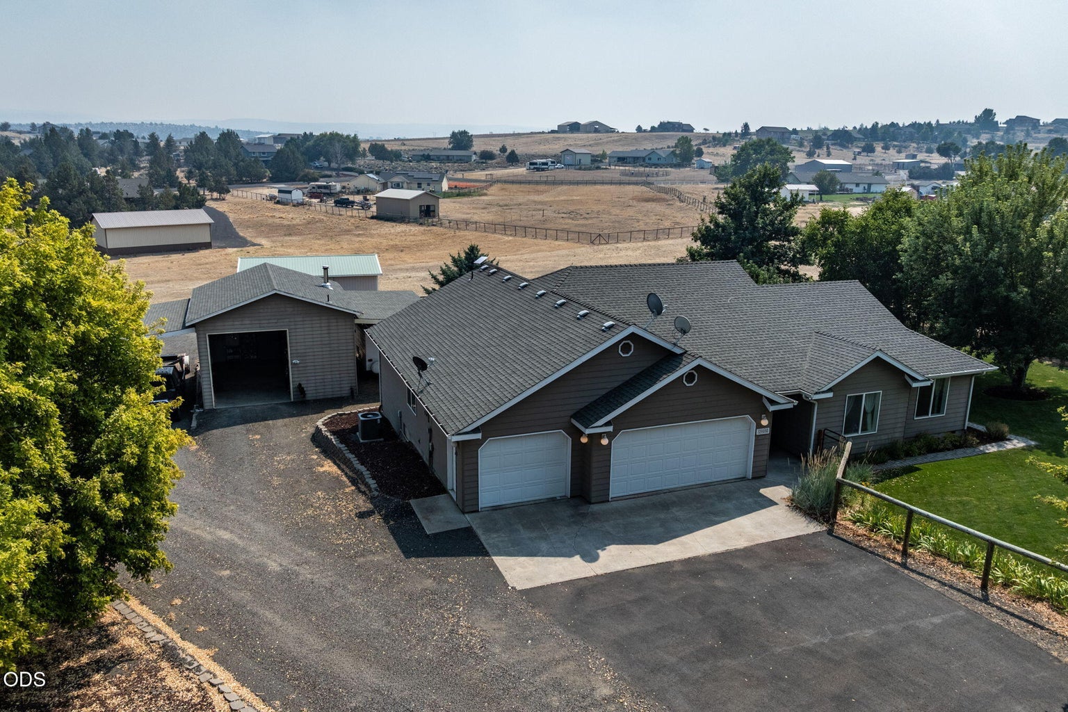 Photo of 2085 SE Sagebrush Drive 34 of 52