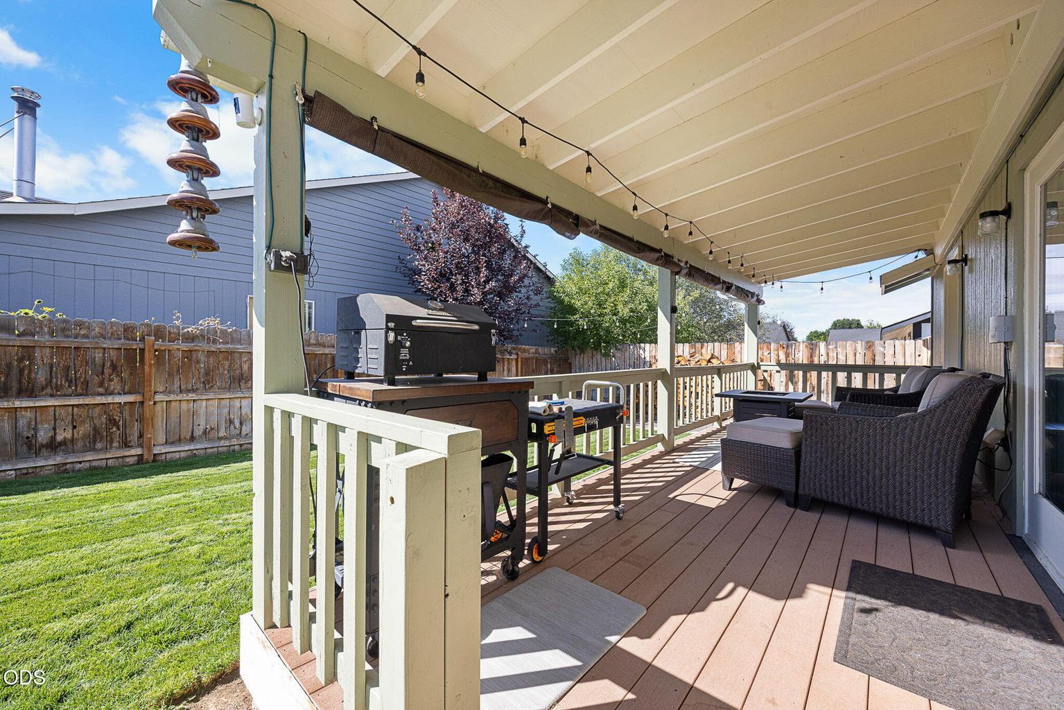 Photo of 752 NE Blackbear Street 31 of 37
