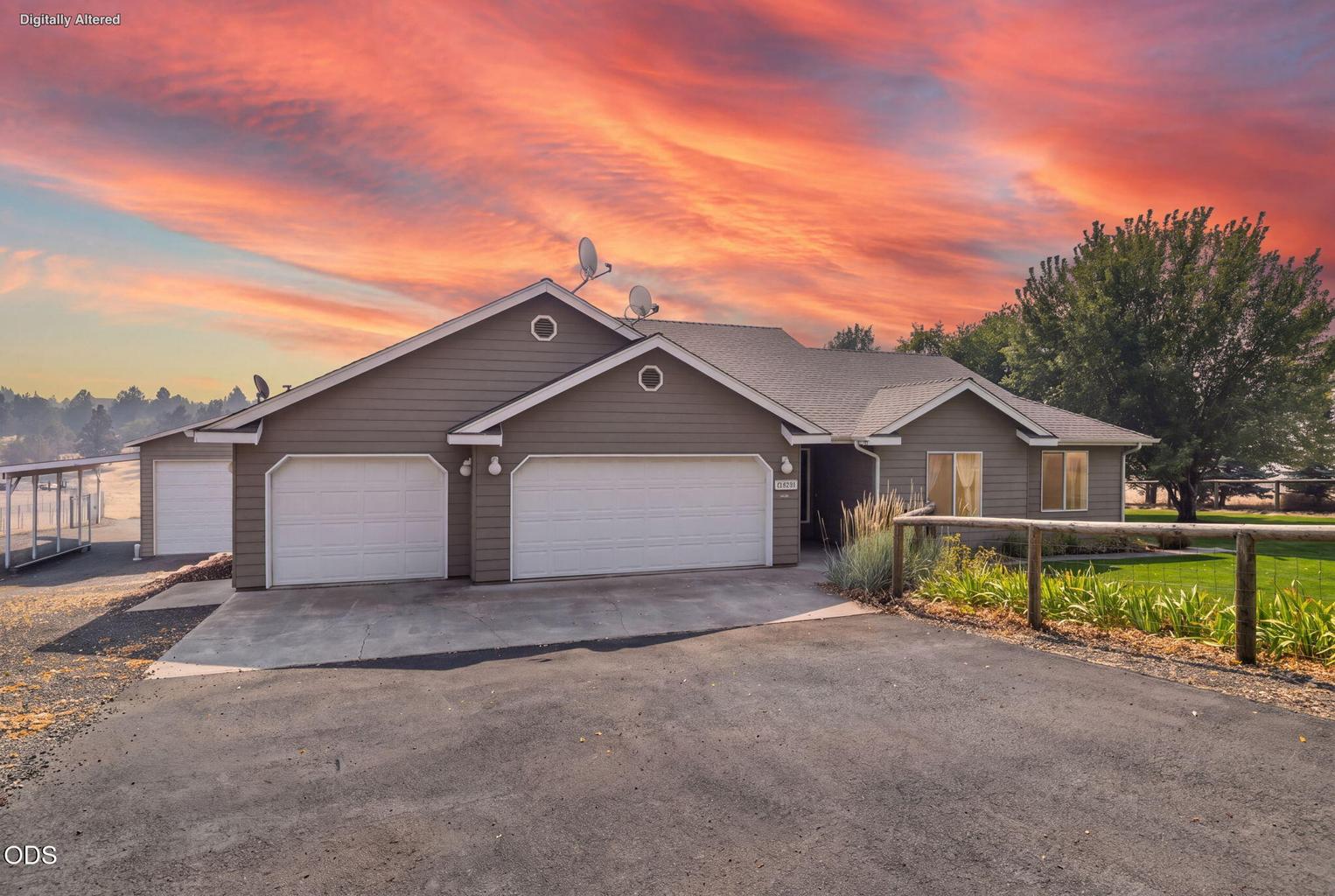 Photo of 2085 SE Sagebrush Drive 1 of 52