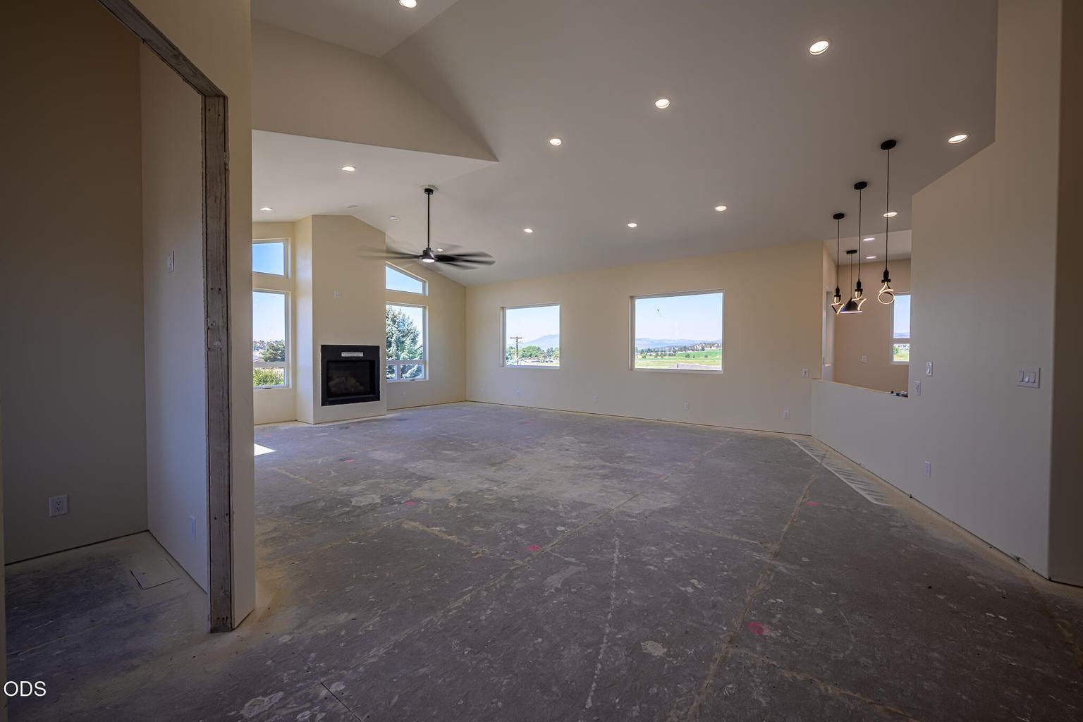 Photo of 3248 NE Yellowpine Road 39 of 62