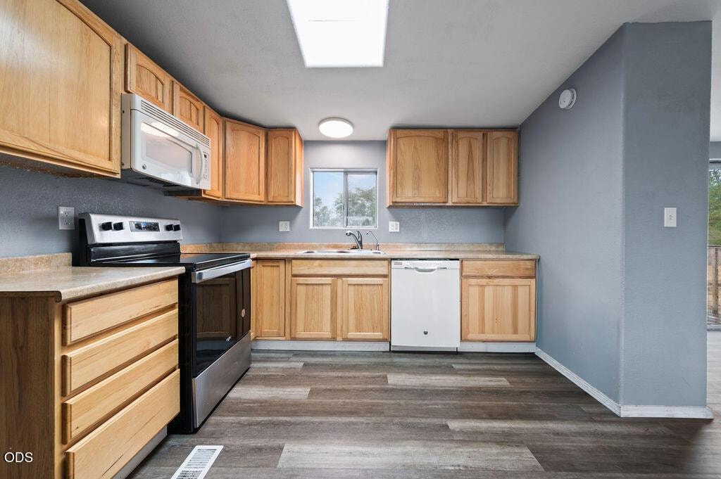 Photo of 101 NE Daisy Street 13 of 34