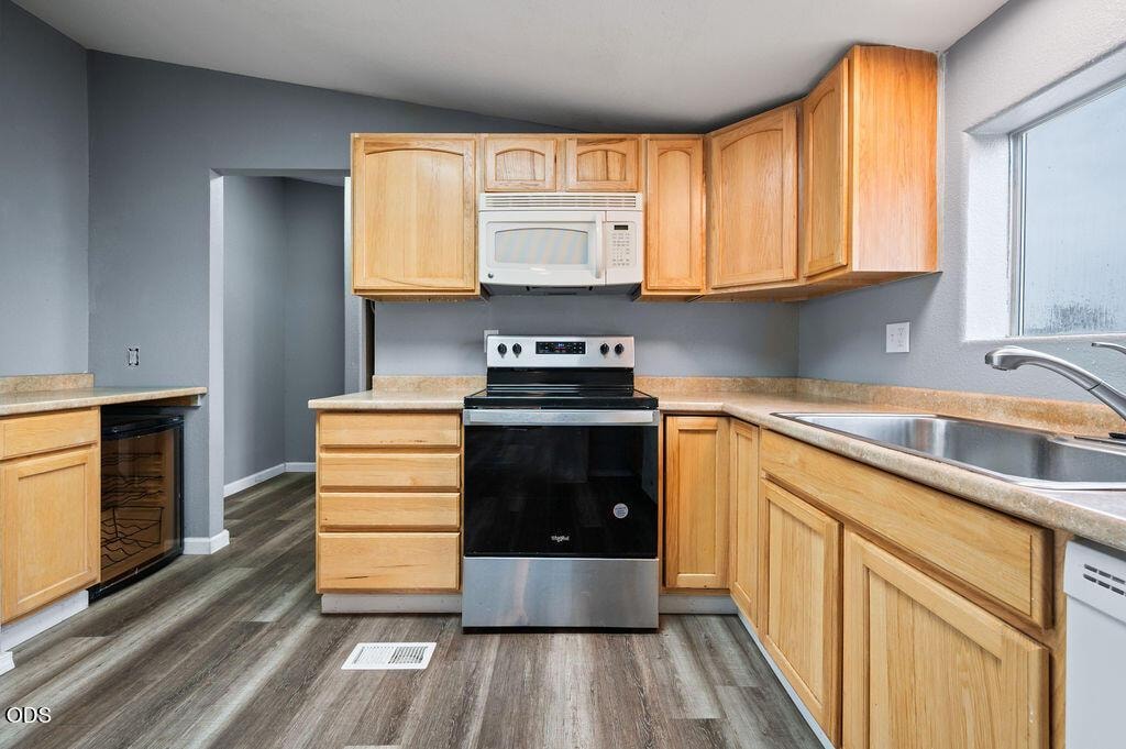 Photo of 101 NE Daisy Street 15 of 34