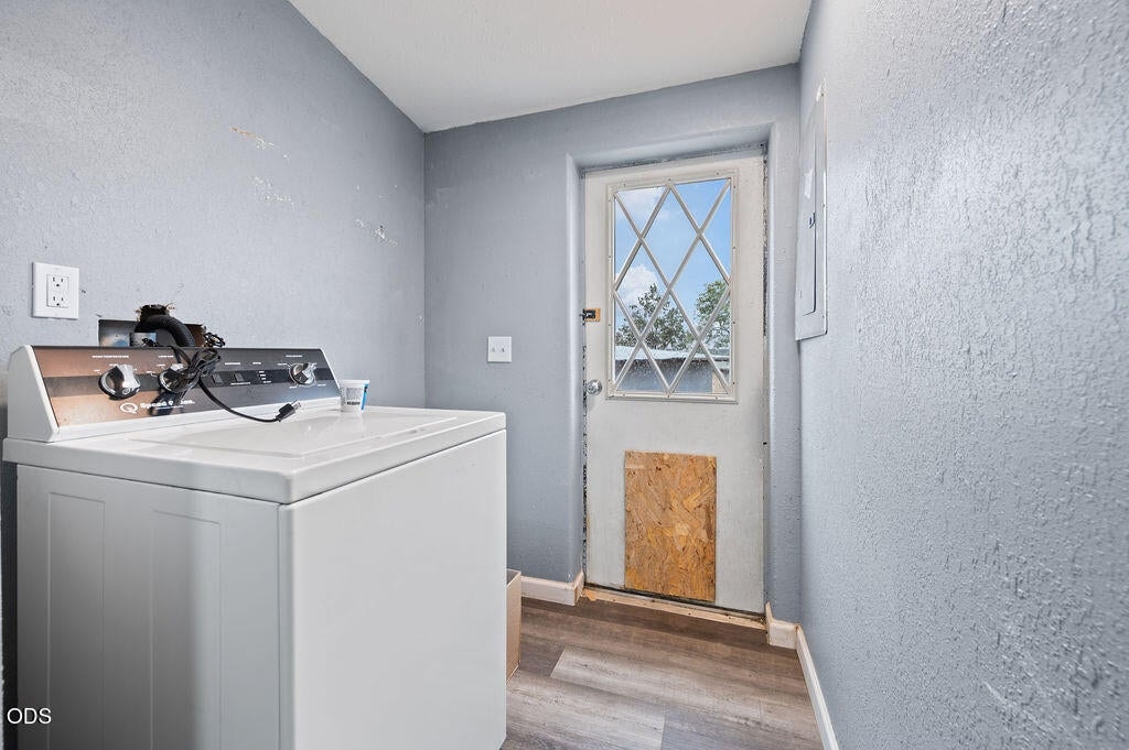Photo of 101 NE Daisy Street 18 of 34