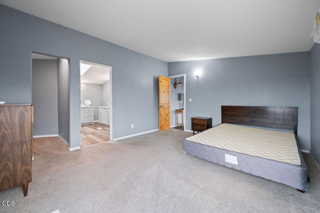 Photo of 101 NE Daisy Street 19 of 34