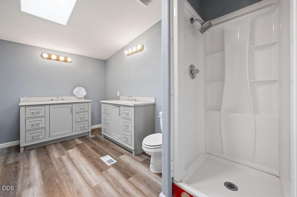 Photo of 101 NE Daisy Street 20 of 34
