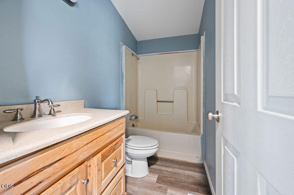 Photo of 101 NE Daisy Street 25 of 34