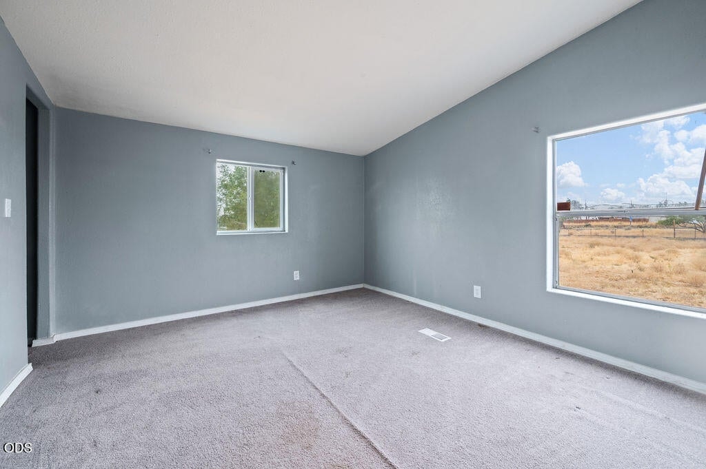Photo of 101 NE Daisy Street 26 of 34
