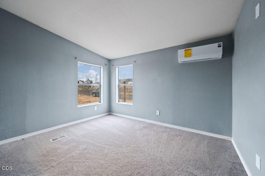 Photo of 101 NE Daisy Street 27 of 34