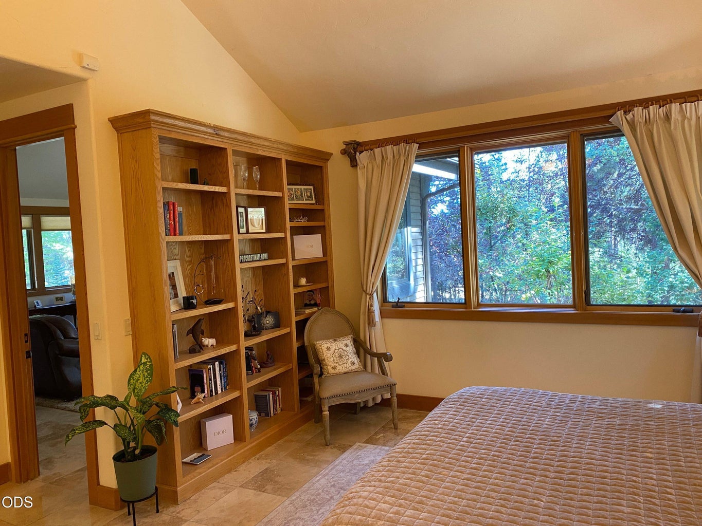 Photo of 61858 Bunker Hill Court 21 of 33