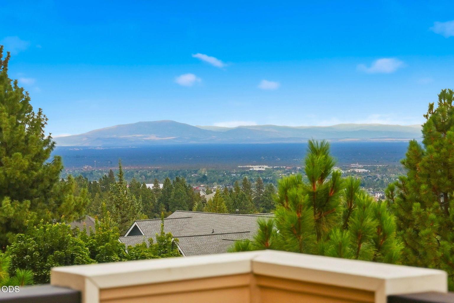 Panoramic views from this Awbrey Butte property