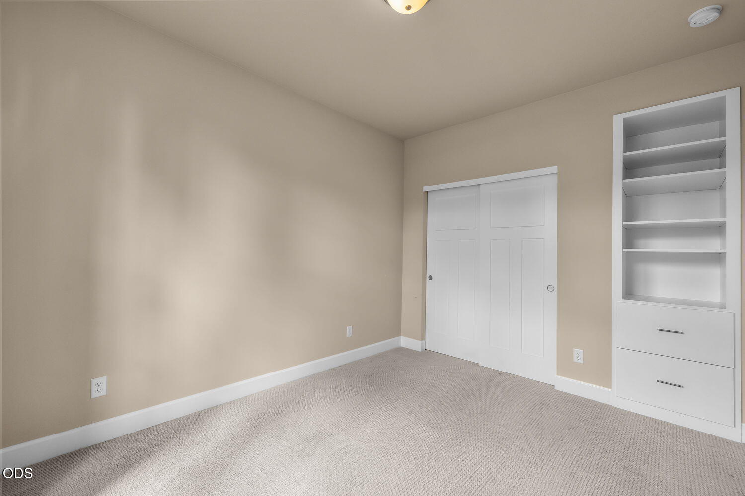 Photo of 904 E Horse Back Trail 22 of 40