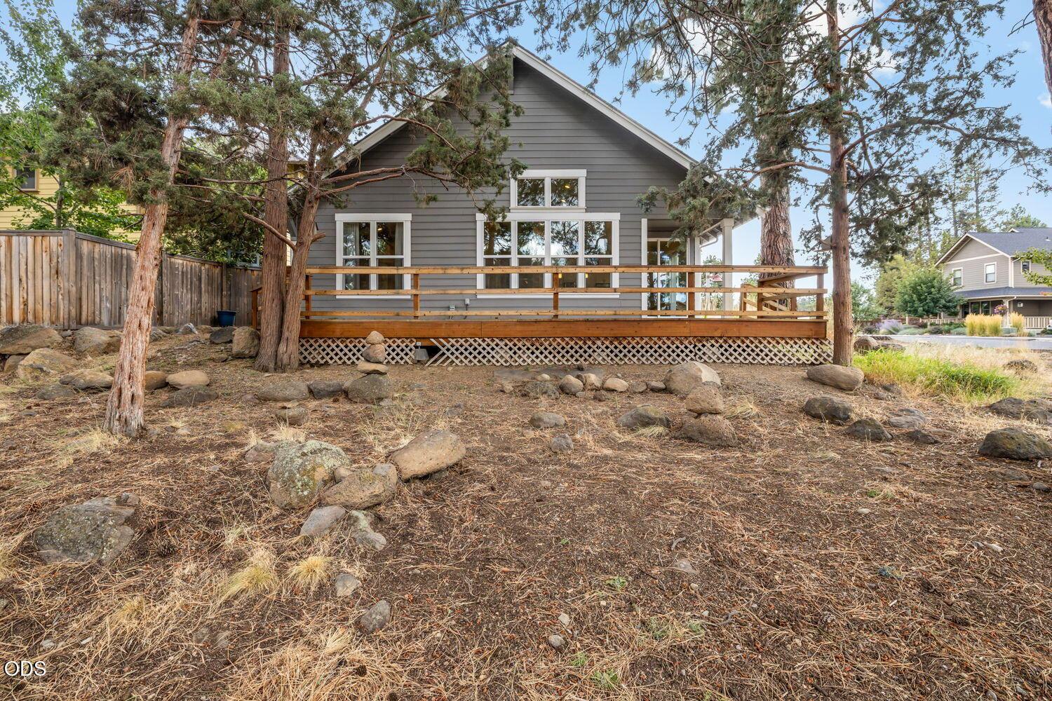 Photo of 904 E Horse Back Trail 33 of 40