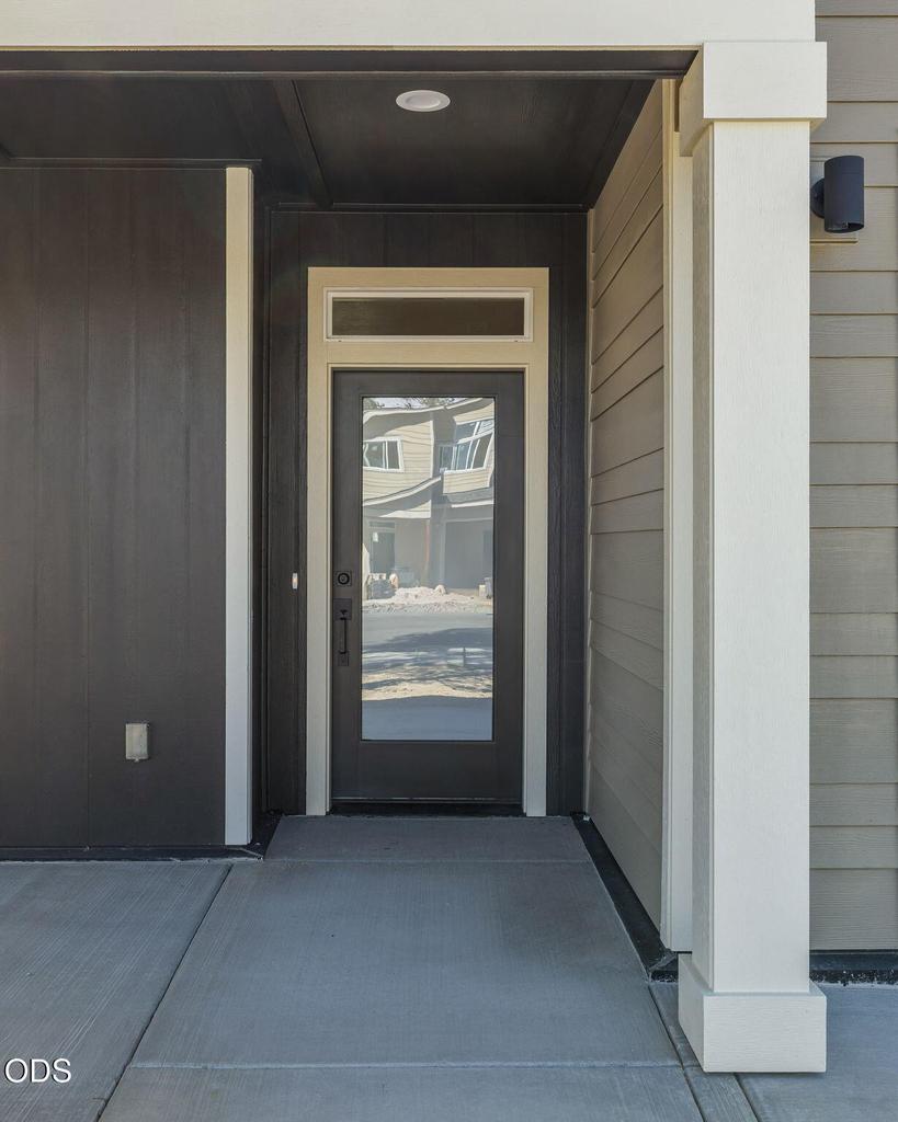 Photo of 16651 Neil Lane 4 of 43