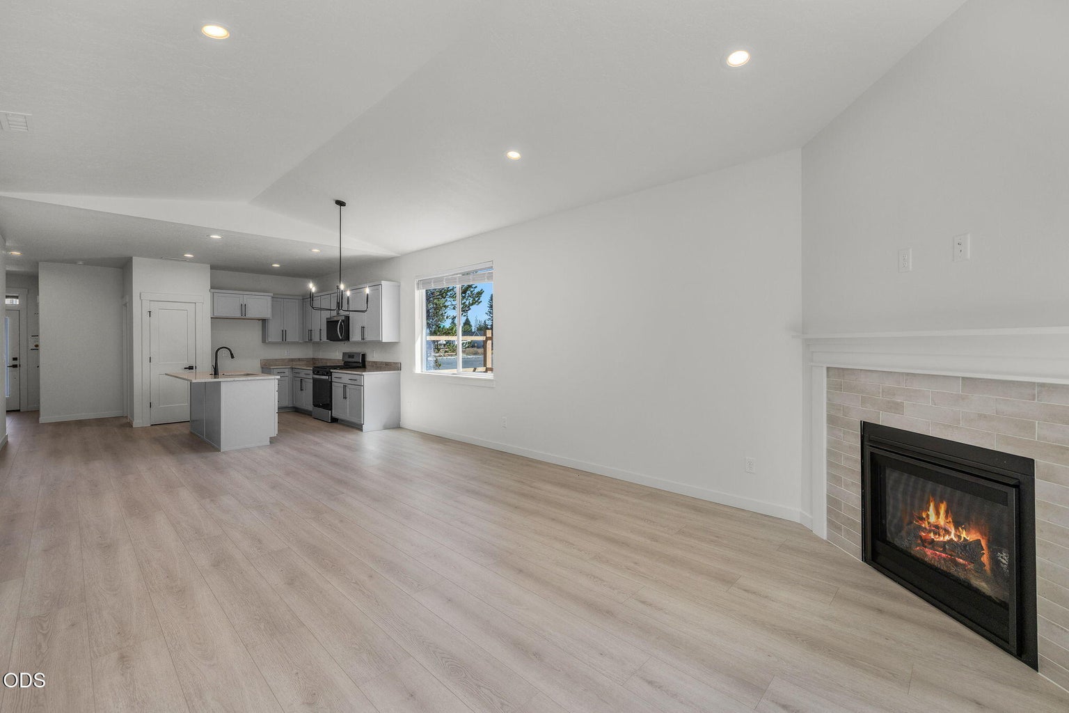 Photo of 16651 Neil Lane 9 of 43