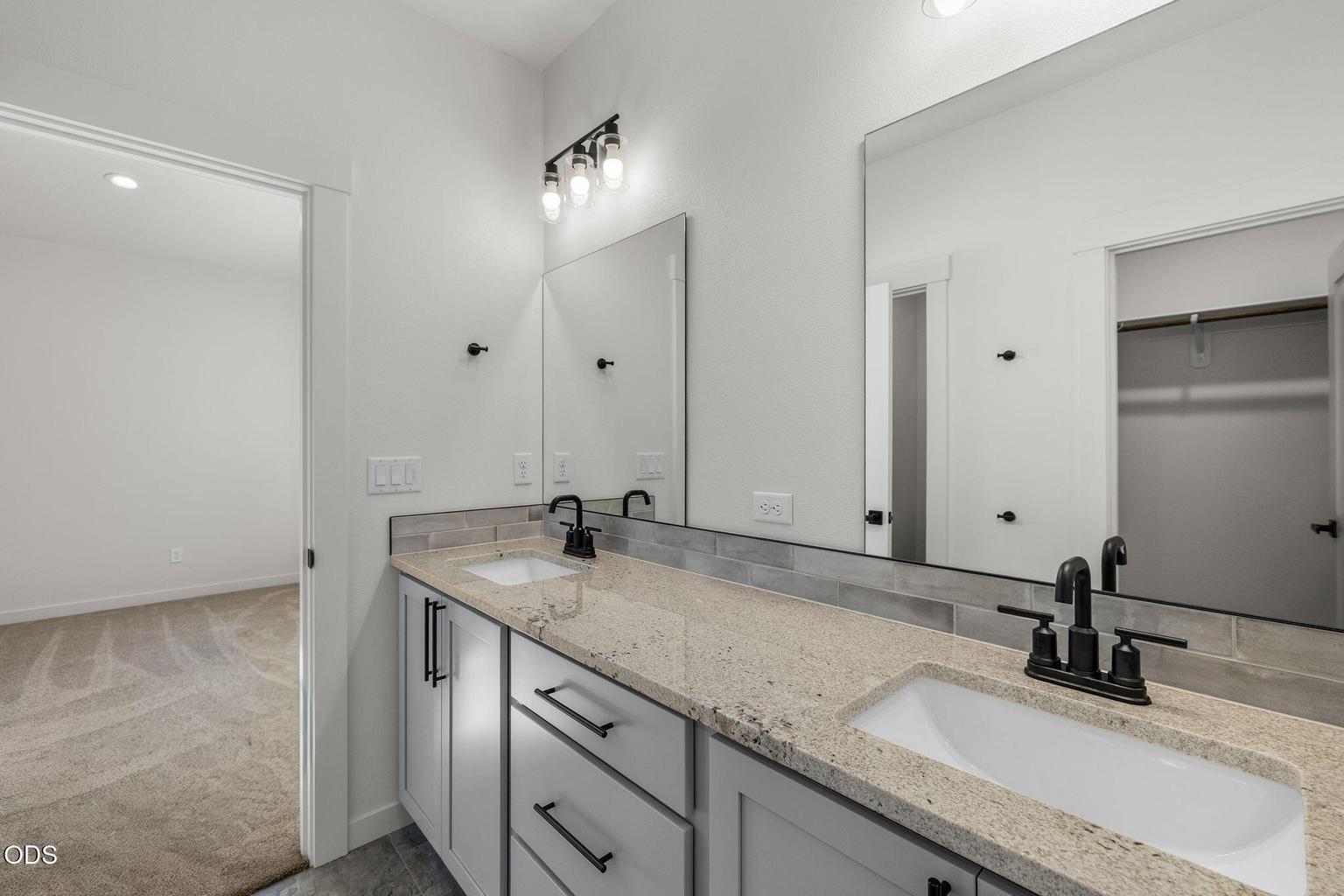 Photo of 16651 Neil Lane 20 of 43