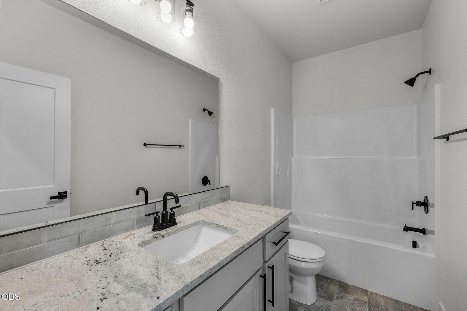 Photo of 16651 Neil Lane 33 of 43
