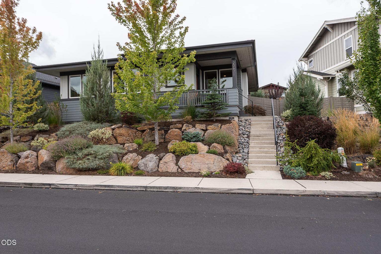 Photo of 20671 SE Cougar Peak Drive 1 of 32